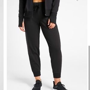 Athleta Triumph Jogger
